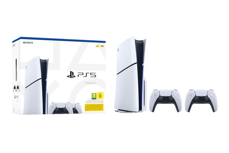 PlayStation 5 Slim con 2 controller DualSense bianchi