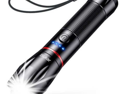 Blukar Torcia LED Ricaricabile Zoomabile 5 Modalità IPX6