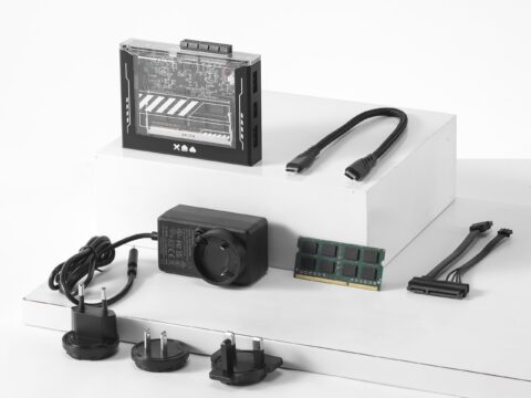 ZimaBlade 7700 Server x86 Single Board con PCIe e RAM inclusa