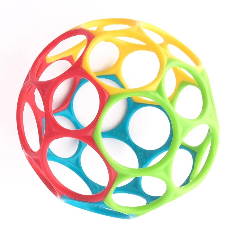Bright Starts, Oball Classic, Palla Morbido e Flessibile Facile da Maneggiare, Giocattolo di attività Sensoriale per Bambi...