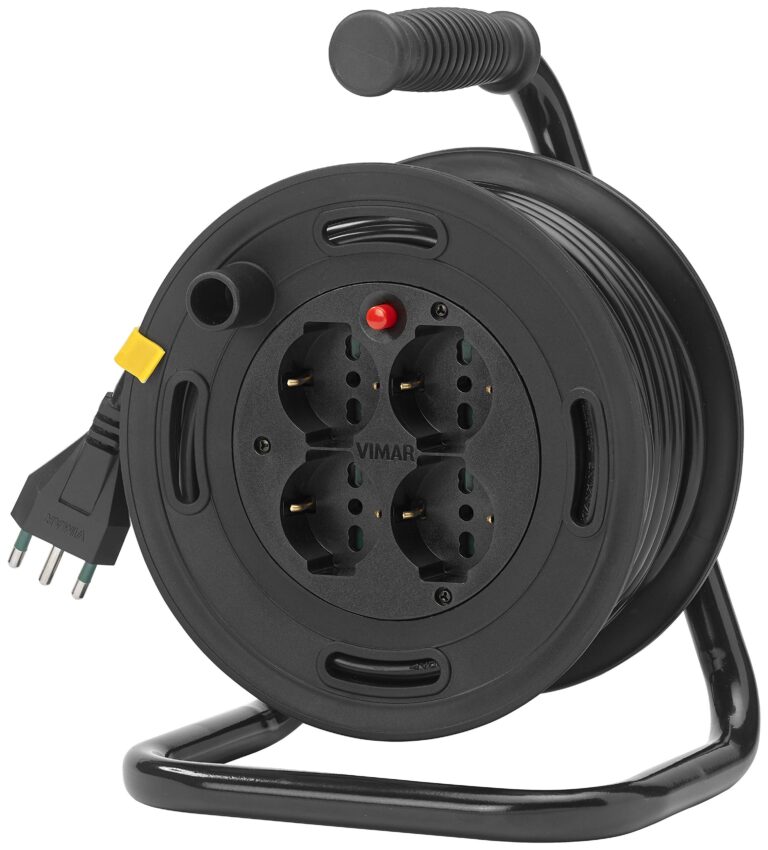 Vimar 0P32730 Avvolgicavo 16A 4 uscite 15 m nero