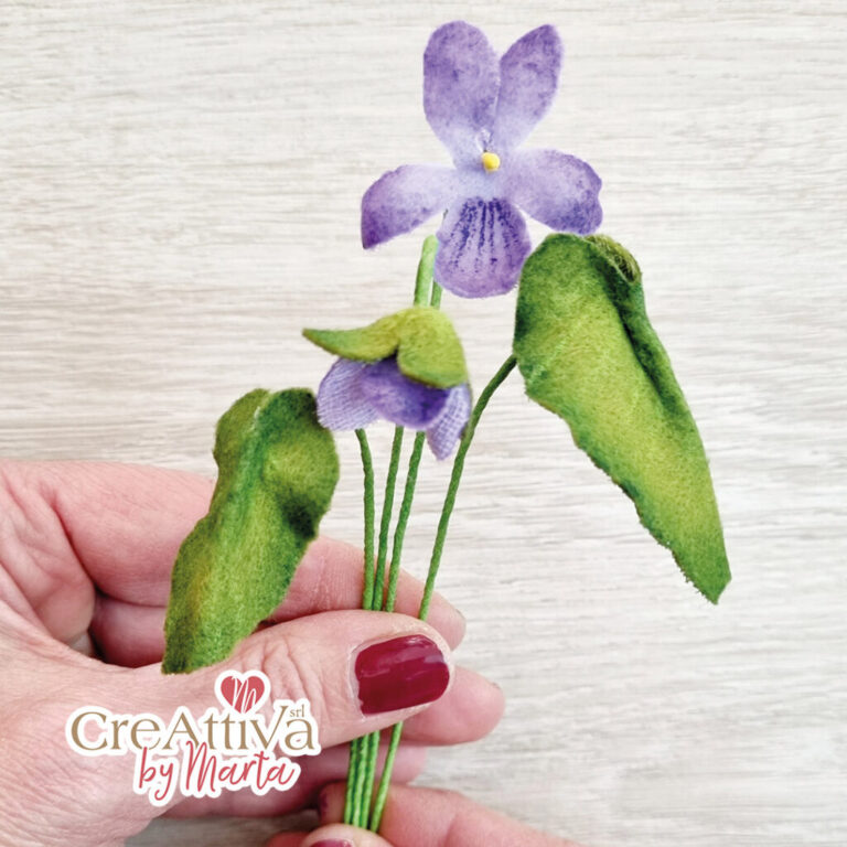 Kit Mazzolino Di Violette Dipinte Su Pannolenci Morbidoso – Crkfr01200