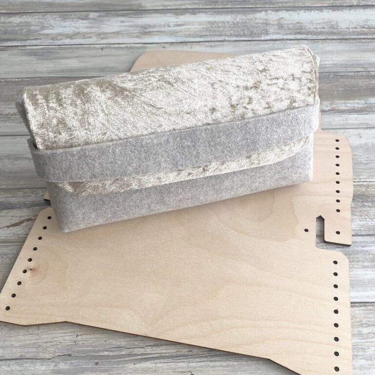 SAGOMA BORSA BAGUETTE MISURA 23x H13x4CM CIRCA - CRESW069