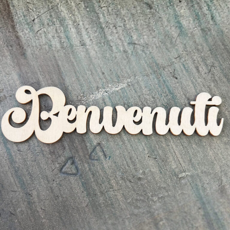 Scritta Benvenuti In Legno 18Xh4,5Cm Circa – Crlsc011